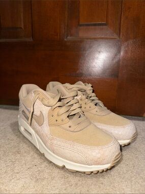 Nike Tan Low-Top Sneakers